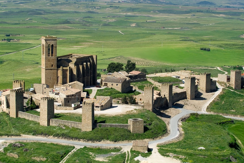 prieuré de San Saturnino d'Artajona; photo: http://www.navarra.es