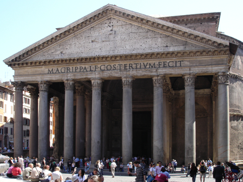 les 16 colonnes de l'église Sainte-Marie-aux-Martyrs; Rome; photo:mnemo; licence Creative Commons Paternité sur Wikipedia