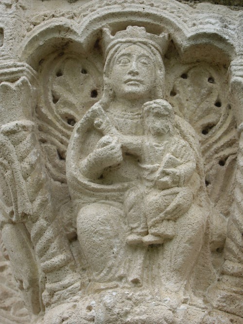 Capital representing the Virgin Mary; Templar commandery of Montsaunès; ; Comminges; photo: JP Schmit